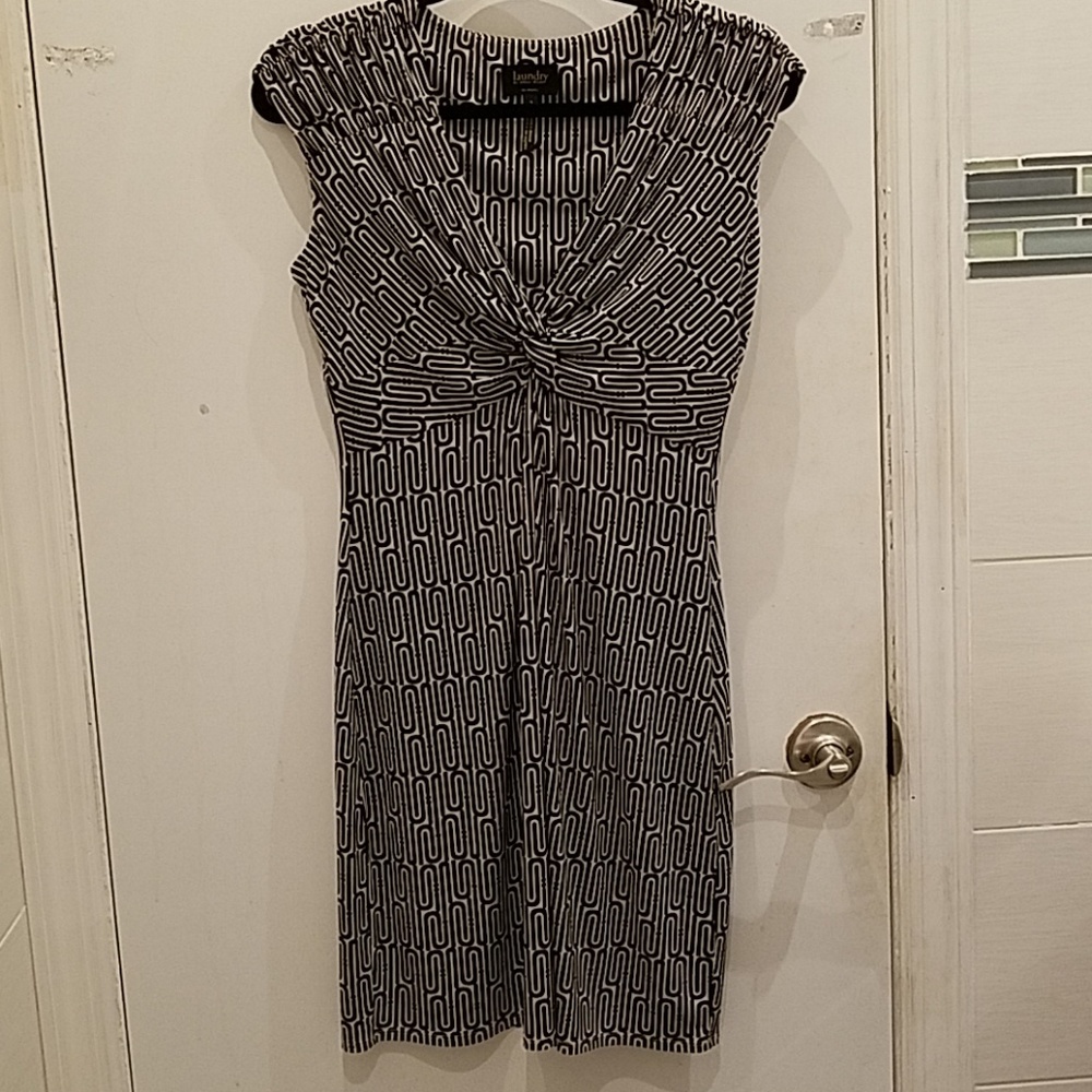 Laundry by Shelli Segal black and white dress